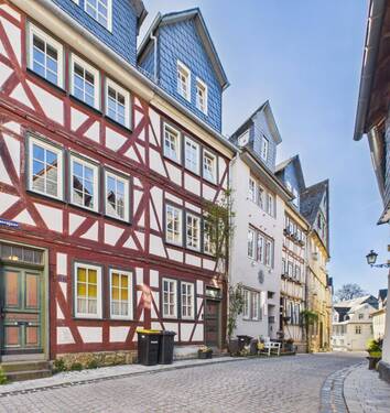 Außenansicht 2 - 4 Zimmer Mehrfamilienhaus, Wohnhaus zum Kaufen in Wetzlar