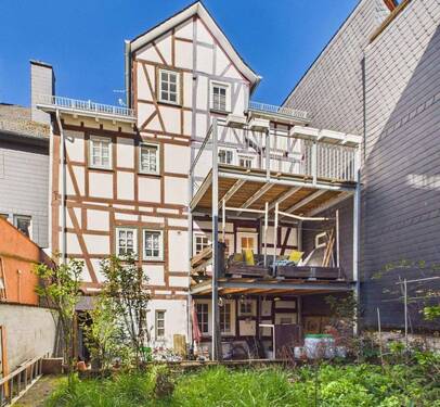 Außenansicht 3 - 4 Zimmer Mehrfamilienhaus, Wohnhaus in Wetzlar