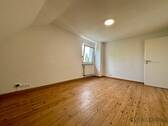 Wohnzimmer 01 - 2 Zimmer Etagenwohnung zur Miete in Saarbrücken