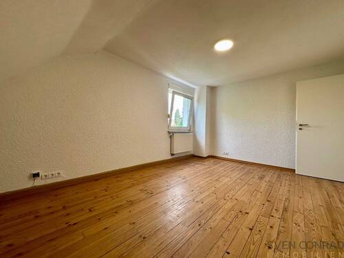 Wohnzimmer 01 - 2 Zimmer Etagenwohnung zur Miete in Saarbrücken