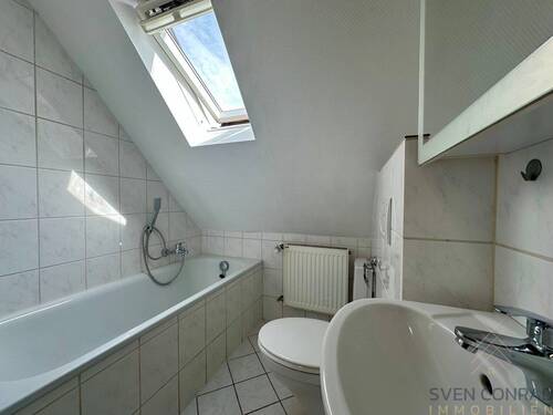 Badezimmer - Etagenwohnung mit 36,00 m&sup2; in Saarbrücken zur Miete