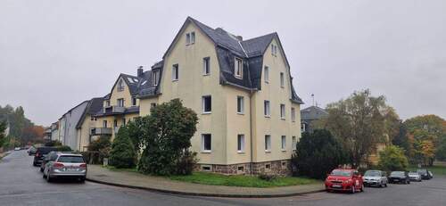 Hausansicht - Kleine 2-Raumwohnung in grüner Wohnlage