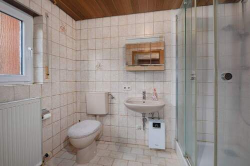 Badezimmer Einliegerwohnung UG - 
