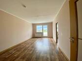 Wohnzimmer - 2 Zimmer Etagenwohnung zur Miete in Oschersleben