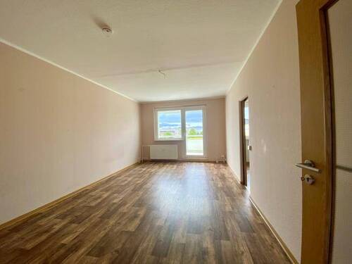 Wohnzimmer - 2 Zimmer Etagenwohnung zur Miete in Oschersleben