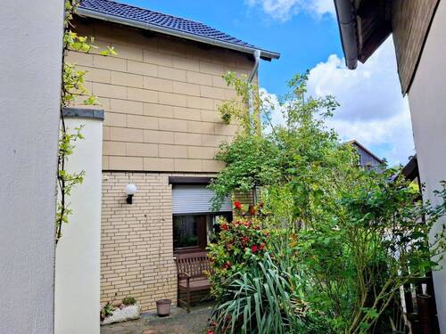 Eingang - 6 Zimmer Mehrfamilienhaus, Wohnhaus in Lehre