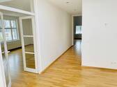 Flur - Etagenwohnung mit 290,00 m² in Berlin zur Miete