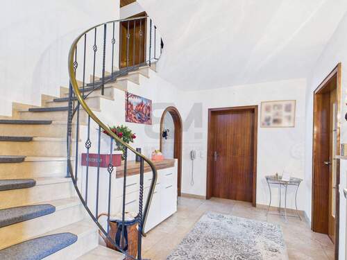 Eingangsbereich - 6 Zimmer Einfamilienhaus zum Kaufen in Rosenheim