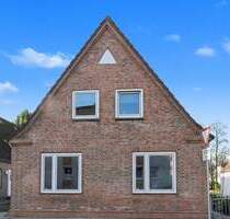 Teilmodernisiertes Stadthaus mit Garten und Stellplatz - 4. Zimmer möglich! - Heide Teilmodernisiertes Stadthaus mit Garten und Stellplatz - 4. Zimmer möglich! - Heide