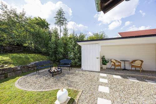 Gartenbereich im EG - Mehrfamilienhaus, Wohnhaus mit 258,60 m&sup2; in Beilstein zum Kaufen