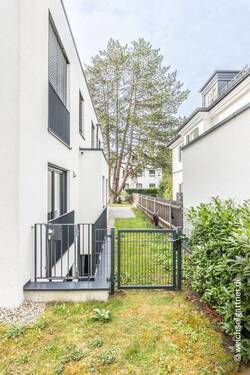 Seitlicher Gartenzugang - 