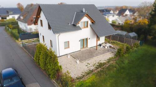 Straßenansicht - 6 Zimmer Einfamilienhaus in Güllesheim