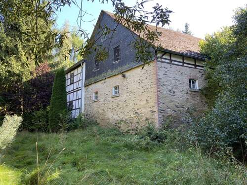 Giebelseite Scheune und Seitengebäude - 4 Zimmer Bauernhaus, Landhaus in Schöndorf