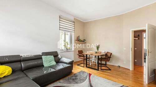 Wohnzimmer 2 - 4 Zimmer Etagenwohnung in Markkleeberg