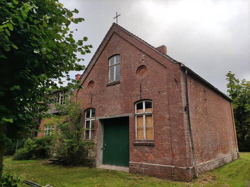 Ehemaliges Schulgebäude - 