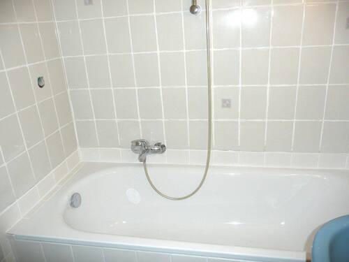 Bad : Wanne mit Dusche - 