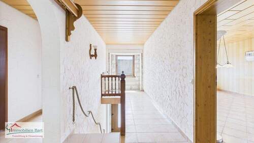 Flur - 6 Zimmer Einfamilienhaus zum Kaufen in Schmelz / Hüttersdorf