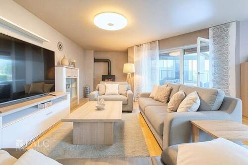 Wohnzimmer - 4 Zimmer Etagenwohnung in Eitorf