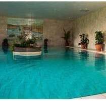 Hotel auf großem Grundstück in ruhiger, grüner Umgebung mit Nebengebäuden - Bad Wilsnack