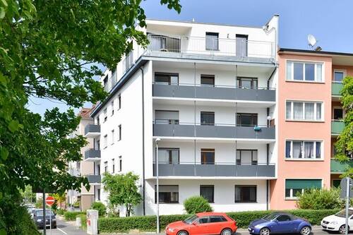 Hausansicht - Würzburg Goethestraße: Gepflegte 3-ZW mit Südbalkon in Nähe des Ringparks