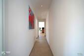 Flur zum Wohnbereich - 