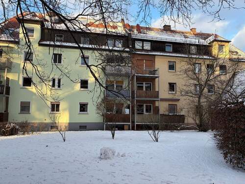 Außenansicht - 2-Zimmer-Wohnung mit Balkon in ruhiger Lage - Neunkirchen am Sand
