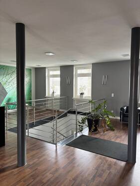 .. offener Eingangsbereich - Büro in Kitzingen zur Miete