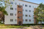 Hausansicht - Sofort bezugsfrei - Ruhige Dachgeschosswohnung