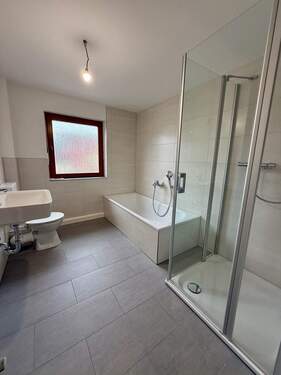 Badezimmer - 3 Zimmer Etagenwohnung in Veitsbronn