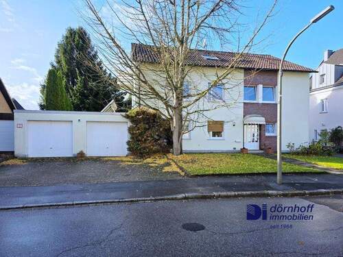 Hausansicht - 4 Zimmer Etagenwohnung zur Miete in Dortmund