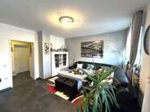 modernes Wohnzimmer - Etagenwohnung mit 123,00 m&sup2; in Mannheim zum Kaufen