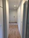 Flur mit Eingangstür - 