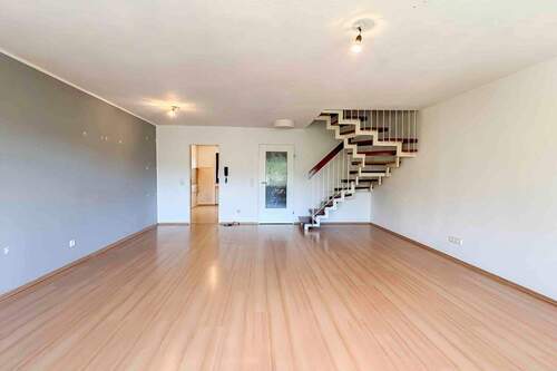 Wohnzimmer - 3 Zimmer Einfamilienhaus in Aalen