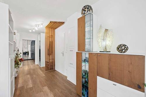 Diele - Etagenwohnung mit 55,00 m&sup2; in Baden-Baden zum Kaufen