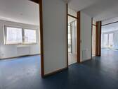 Flur mit Blick in die Räume - 3 Zimmer Etagenwohnung in Tübingen
