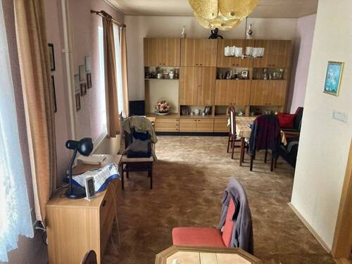 Wohnzimmer - 5 Zimmer Einfamilienhaus zum Kaufen in Helbra