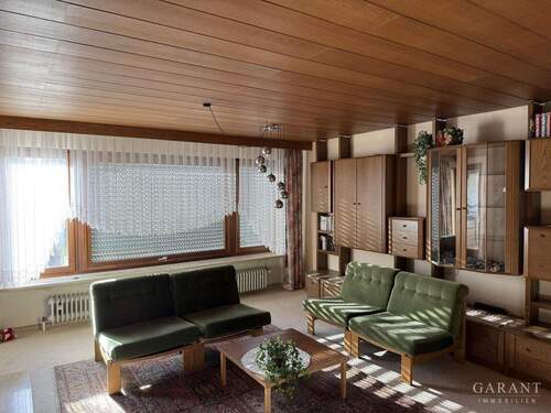 Wohnzimmer - 6 Zimmer Reihenendhaus zum Kaufen in Weinstadt