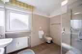 Badezimmer - 3 Zimmer Etagenwohnung zum Kaufen in Löchgau