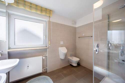 Badezimmer - 3 Zimmer Etagenwohnung zum Kaufen in Löchgau