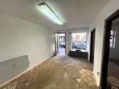 Ladenfläche mit Ausgang - 3 Zimmer Gewerbeobjekt (Büro, Produktion, Verkauf) in Lauf