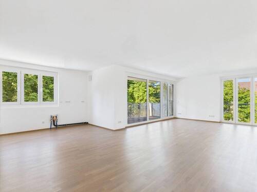 Wohnzimmer mit Küchenansicht - 3 Zimmer Etagenwohnung in Bad Tölz