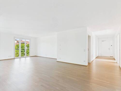 Wohnzimmer mit Fluransicht - 