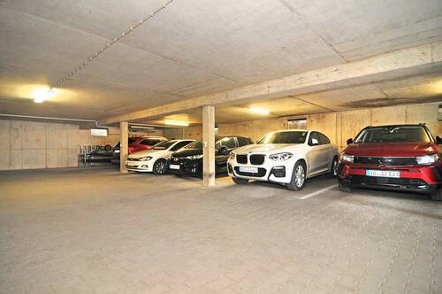 Tiefgaragenstellplatz - 