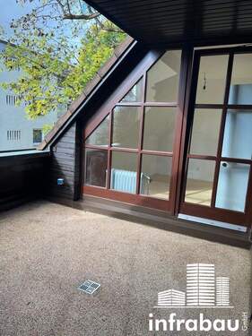 Loggia - Schöne 3,5 Zimmer Wohnung in Pfersee Nord.