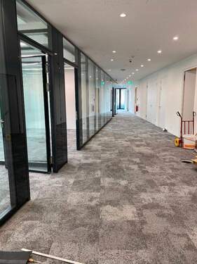 Gang zu Meetingräumen - 