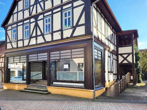 Barrierefreier Seiteneingang - 