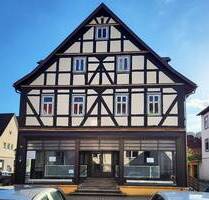 Charmante Büro-Praxisfläche mit zwei großen Schaufenstern in zentraler Lage - Wächtersbach