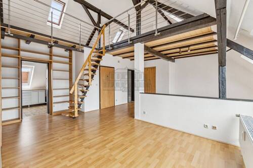 Wohn-/Essbereich - 2 Zimmer Etagenwohnung zum Kaufen in Essen