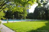 Schöne und ruhige Garten- und Grünanlage - 