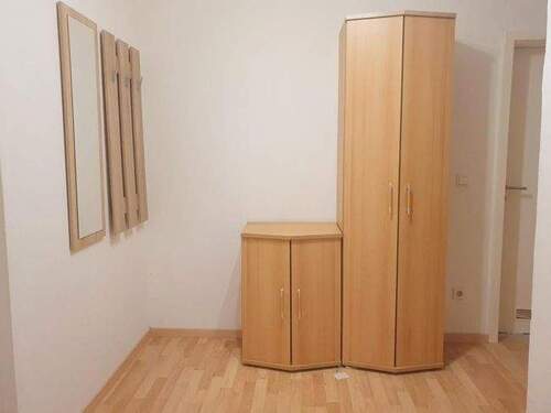 optional mit Garderobe - 